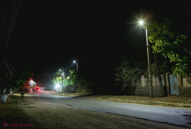 FOTO // Echipa lui Ilan Șor continuă proiectele de iluminare stradală. De lumină se bucură și satele Toceni și Bălășești