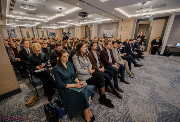 FOTO // Omul lui Dodon a devenit peste noapte PROEUROPEAN și îi învață și pe reprezentanții partidelor de dreapta cât de importantă e integrarea în UE. Cine face parte din echipa MAN a lui Ion Ceban și cine va fi candidatul la PREZIDENȚIALE