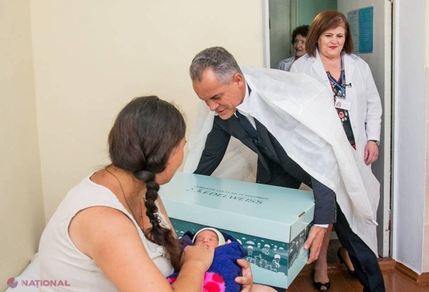 Vlad Plahotniuc a oferit cadouri la Nisporeni. Ce promisiune le-a făcut locuitorilor raionului său de baștină