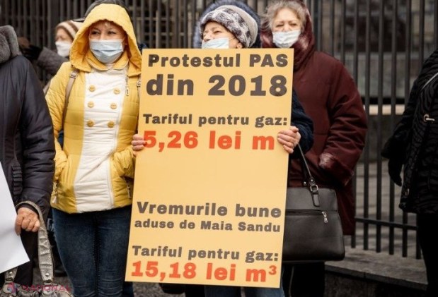 FOTO // Maia Sandu și Igor Grosu, HUIDUIȚI în fața „Moldovagaz”, la o acțiune de protest organizată de Partidul „ȘOR”. Nu au scăpat nici șefii de la „Moldovagaz”, care „se scaldă în salarii grase”