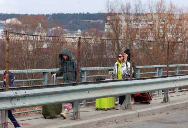 FOTO // Refugiații ucraineni, RECUNOSCĂTORI R. Moldova și Maiei Sandu pentru primirea de care au avut parte. Șefa statului a fost CUPRINSĂ de ucrainenii care s-au pomeni pe drumuri din cauza BOMBARDAMENTELOR lui Putin