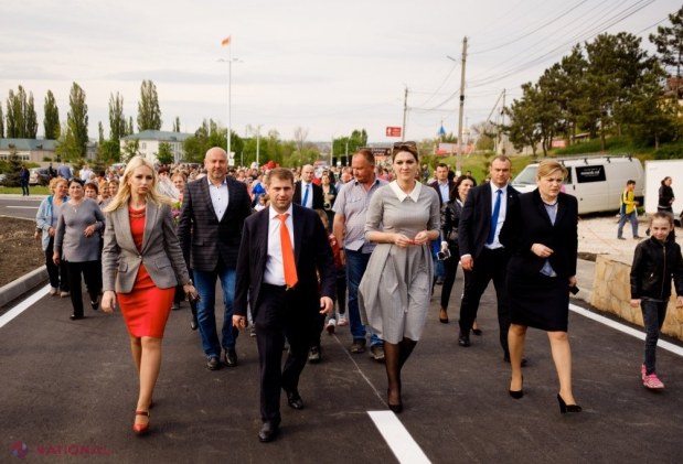 FOTO // Ilan Șor a dat în exploatare, la Orhei, o altă porțiune de drum reconstruit: „În timp ce toți pălăvrăgesc, noi vom continua să lucrăm pentru a îmbunătăți condițiile de trai ale oamenilor”