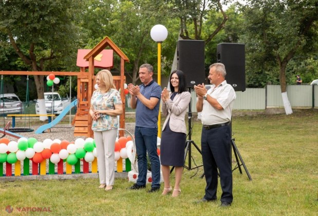 FOTO // Partidul „ȘOR” construiește în sate TERENURI de joacă pentru copii. Al doilea într-o săptămână a fost dat în exploatare