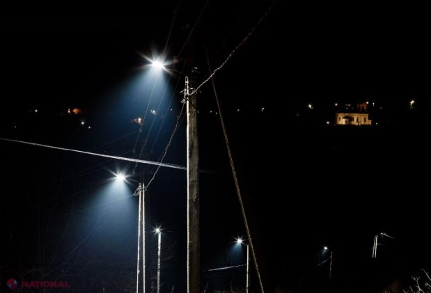 FOTO // Partidul „ȘOR” a instalat sistem de ILUMINARE stradală încă într-o localitate din R. Moldova. „Suntem echipa și oamenii faptelor și promisiunilor ÎNDEPLINITE”