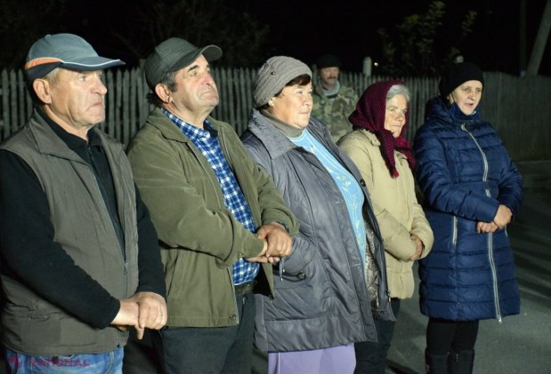 FOTO // O altă localitate din raionul Orhei a fost complet ILUMINATĂ de echipa Partidului „ȘOR”: „Nu există niciun alt raion cu atâtea localități iluminate și cu drumuri asfaltate”