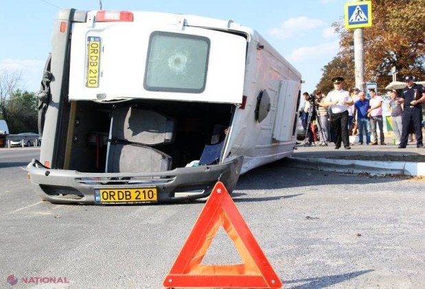  UCRAINA // Un microbuz de pe ruta Chișinău-Moscova s-a RĂSTURNAT