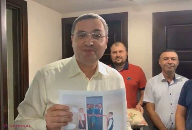 VIDEO // Socialiștii și Igor Dodon, IRONIZAȚI după ce un deputat PSRM a inaugurat un WC într-o școală din Râșcani. Cu pâine și sare, dar și cu o PANGLICĂ roșie, Renato Usatîi a deschis cu fast toaleta de la sediul formațiunii