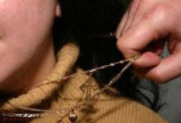 Recidivist PERICULOS: A ieșit din închisoare și a atacat o bătrână la Botanica. Gestul de LĂUDAT al unui trecător