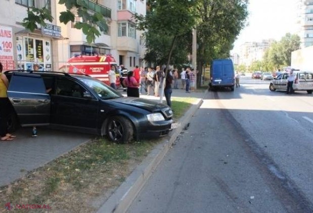 FOTO Accident cu PATRU maşini şi OPT răniţi în România. Au fost implicate și două mașini din R. Moldova