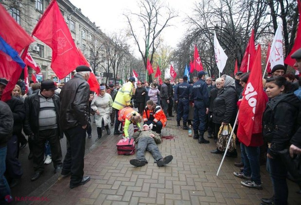 FOTO // Incident sau provocare la mitingul comuniştilor? 