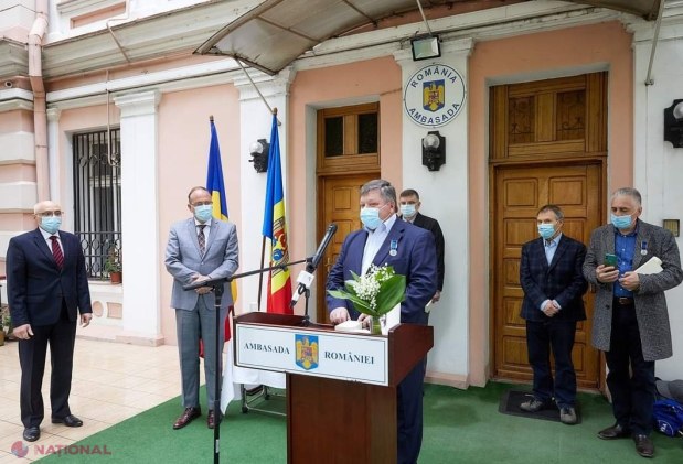 FOTO // Medaliile „Centenarul Marii Uniri”, conferite de președintele Klaus Iohannis, au ajuns la Nicolae Negru, Ion Negrei, Vlad Mischevca și Gheorghe Cojocaru: „Promotori ai adevărului istoric”