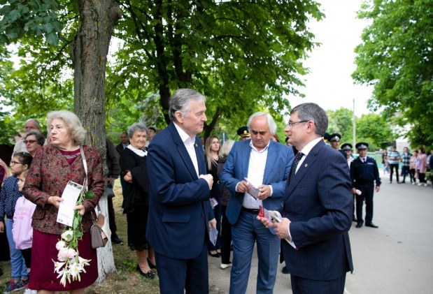 GALERIE FOTO // La Sângerei a fost inaugurat un monument în memoria victimelor DEPORTĂRILOR regimului totalitar comunist de OCUPAȚIE