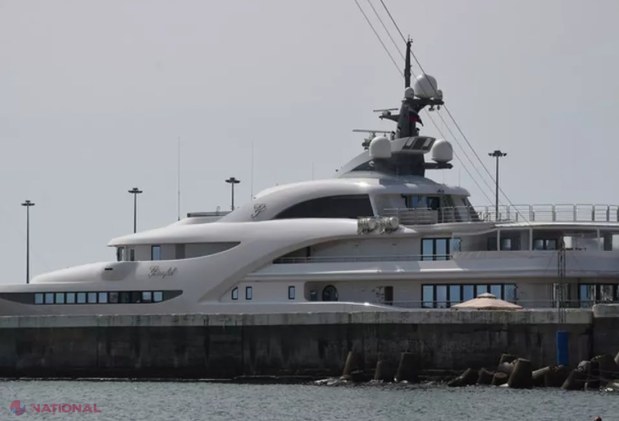 FOTO // Iahtul de LUX care i-ar aparține lui Vladimir Putin a părăsit de URGENȚĂ portul din Hamburg. Ambarcațiunea costă 87 de MILIOANE de euro