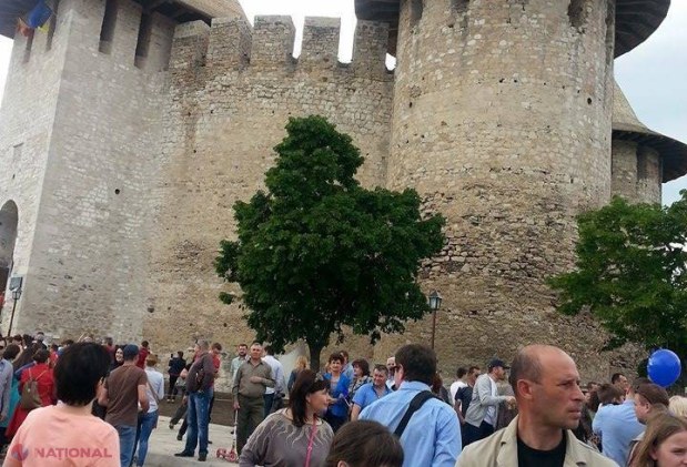 FOTO // Festival de excepție la Cetatea Soroca cu ZECE MII de vizitatori