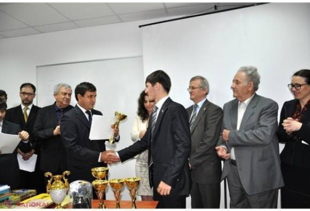 Ministerul Educației pune la bătaie mii de lei pentru cel mai bun elev inovator 