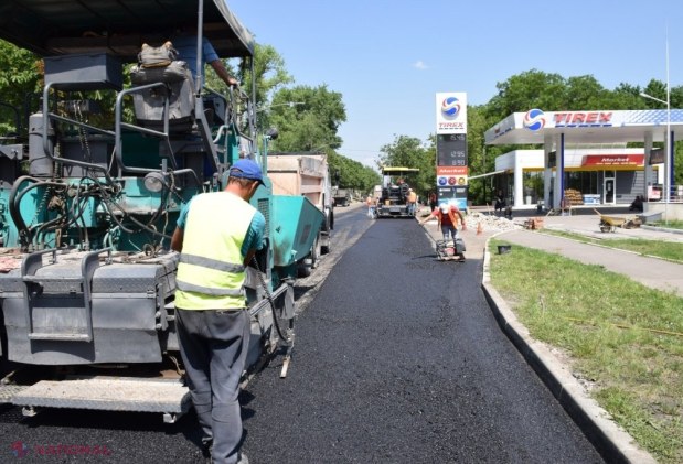 FOTO // La Orhei continuă lucrările ample de RENOVARE a străzii centrale: Șor: „Dodon găsește un milion de motive că nu repare drumurile în sate. Va trece pandemia și el va găsi alte motive pentru a-și acoperi neputința”