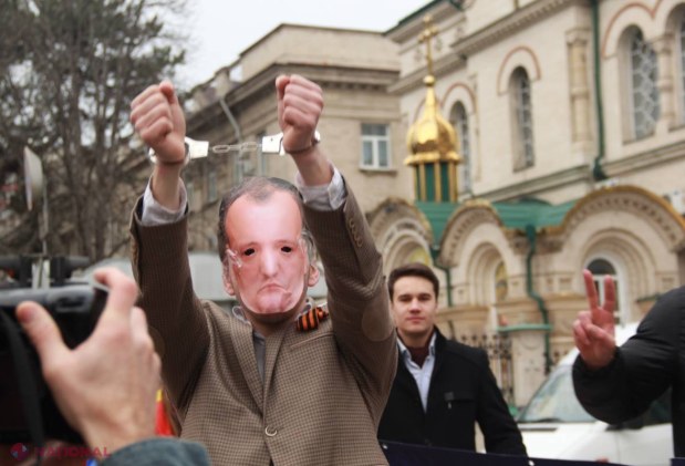 FOTO // Igor Dodon, ARESTAT și dus la Procuratura Generală