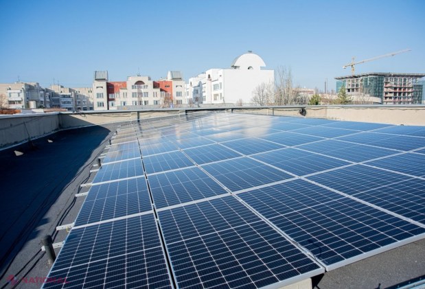 INDEPENDENȚĂ ENERGETICĂ // Un teatru de la Chișinău va produce energie electrică pentru propriul consum: 220 de panouri fotovoltaice, instalate pe acoperișul instituției