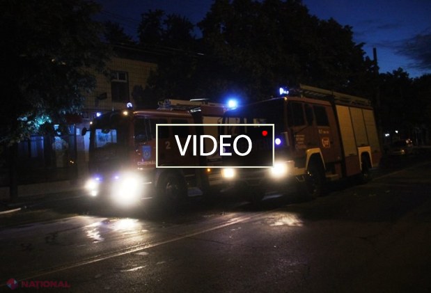 VIDEO // Un local din sectorul Buiucani a luat FOC noaptea trecută: Flăcările amenințau și un bloc de locuit din preajmă