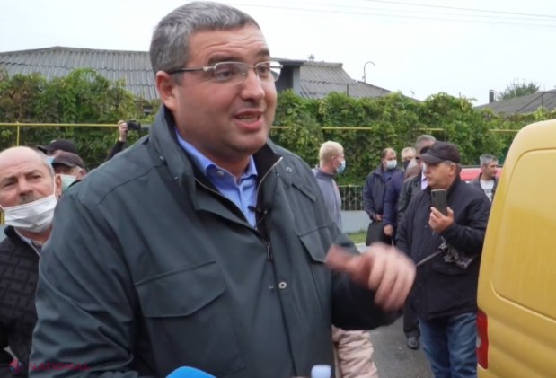 VIDEO, FOTO // Renato Usatîi și susținătorii săi au intrat la întâlnirea electorală a lui Dodon de la Fălești. Dodon a fost nevoit să PLECE din sală. „Se ascunde după BODYGUARZI. Te voi urmări în fiecare zi”