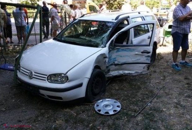 FOTO Accident cu PATRU maşini şi OPT răniţi în România. Au fost implicate și două mașini din R. Moldova