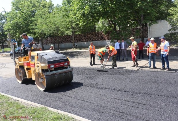 FOTO // La Orhei continuă lucrările ample de RENOVARE a străzii centrale: Șor: „Dodon găsește un milion de motive că nu repare drumurile în sate. Va trece pandemia și el va găsi alte motive pentru a-și acoperi neputința”