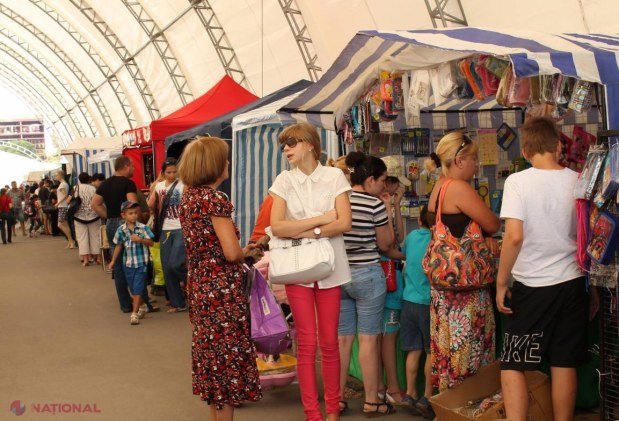 Iarmarocul școlăresc de la „Moldexpo”, prea departe pentru cumpărători