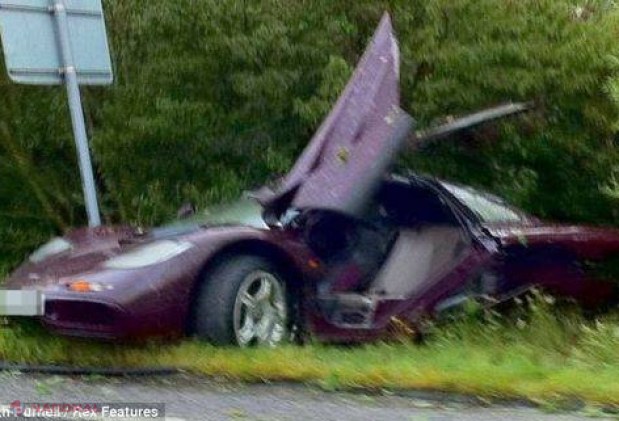 FOTO // Ce maşină conduce „Mr. Bean”, după ce şi-a distrus bolidul de 3,5 milioane de euro