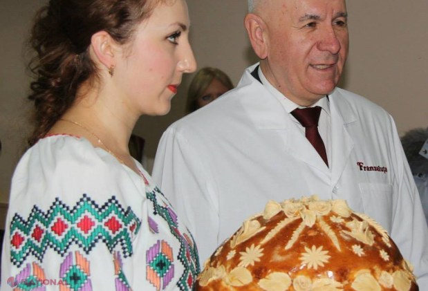 FOTO // Produsele pascale „Franzeluţa” – binecuvântate de Înalt Prea Sfinţitul Mitropolit Vladimir