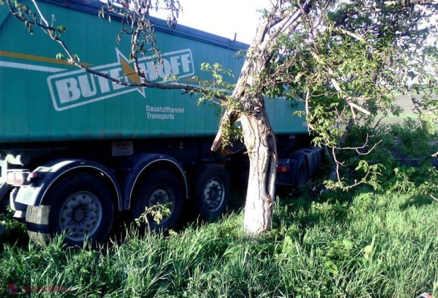FOTO // Accident INFIORĂTOR la Edineț. Un bărbat și-a pierdut viața