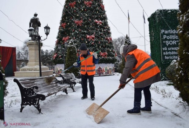 FOTO / Drumarii din Orhei s-au mobilizat la deszăpezirea drumurilor. Peste 25 de utilaje au funcționat la capacitate maximă pe parcursul nopții