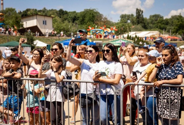 FOTO // Mii de oameni sărbătoresc Ziua Copilului, la OrheiLand, unde a fost dat STARTUL sezonului estival