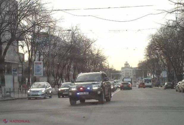 Șoferul mașinii „Toyota Land Cruiser” cu girofar care a încălcat regulile de circulație este ANGAJAT al MAI