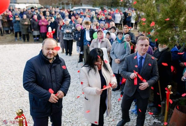FOTO // Premieră pentru comuna Jora de Mijloc. Este prima localitate rurală unde a fost inaugurată o Farmacie Socială. Prețurile la medicamente sunt cu 40% mai mici