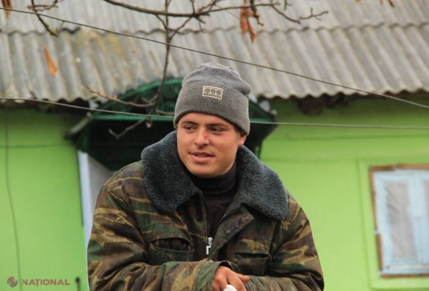 Odaia PUSTIITĂ: Localitatea din R. Moldova cu opt case, patru familii, câțiva câini și-un „generator micuț”
