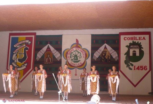FESTIVAL // Cântece și dansuri „La umbra stejarului” lui Ștefan cel Mare și Sfânt din satul Cobâlea