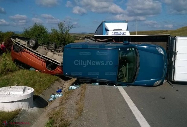 FOTO // ACCIDENT în România cu implicarea unei autoutilitare din R. Moldova. Un bărbat a fost RĂNIT