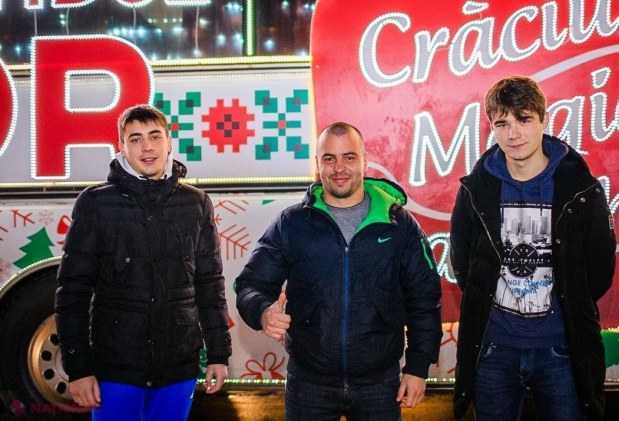 FOTO // Autobuzul de Crăciun al Partidului „ȘOR” a pornit prin satele din raionul Orhei