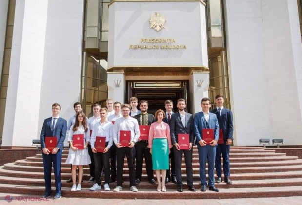 OLIMPICII de la concursurile internaţionale de Matematică, Fizică,  Chimie şi Biologie, convocaţi la Președinție: 