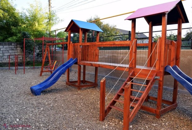 FOTO // O nouă curte de bloc din Orhei a fost RENOVATĂ de către echipa Partidului „ȘOR”: „Proiectele de infrastructură vor continua atât la Orhei, cât și în localitățile administrate de primari ai echipei noastre”