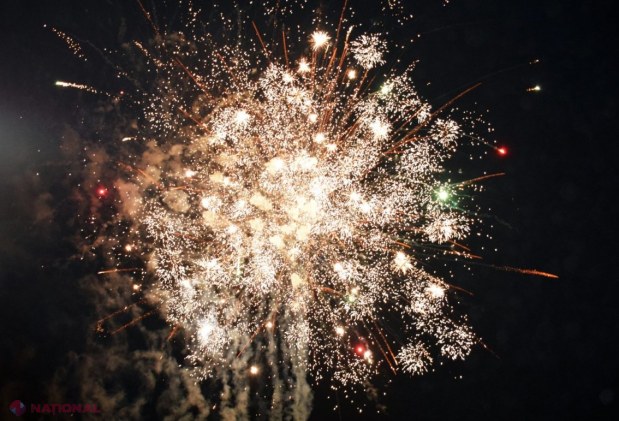 FOTO // Echipa lui Ilan Șor a adus lumină pe străzile altor două localități din raionul Orhei: „Este mai mult decât un moment de sărbătoare pentru noi, este un eveniment important”