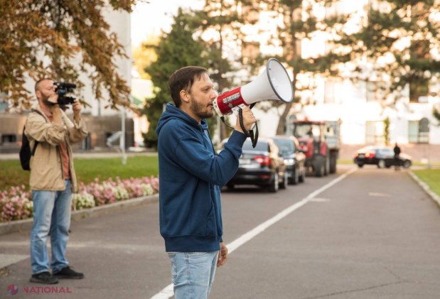 Angajații Guvernului R. Moldova, așteptați de dimineață de membrii și sipatizanții Partidului „ȘOR”: „Nu slujiți regimul PAS”