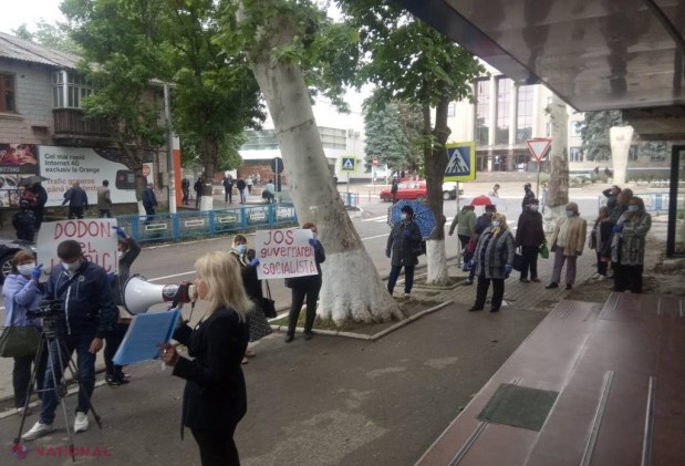 VIDEO, FOTO // Ample ACȚIUNI DE PROTEST în toate raioanele R. Moldova. Cetățenii R. Moldova, susținuți de Partidul „ȘOR”, i-au cerut lui Dodon să demisioneze: „Guvernare este mai periculoasă decât COVID-19”