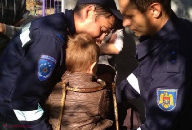 FOTO // Un băiețel de trei ani din Comrat a rămas cu capul blocat într-o poartă: Operațiunea salvatorilor