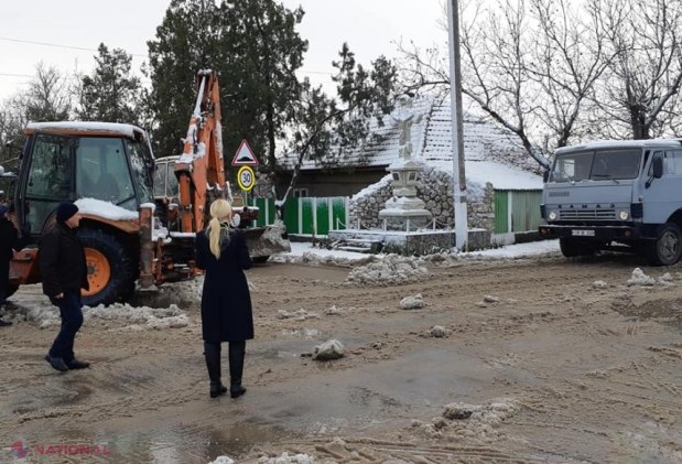 FOTO // Comuna Jora de Mijloc, singura localitate din republică DESZĂPEZITĂ în totalitate