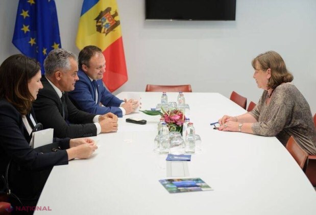 Vlad Plahotniuc s-a întâlnit la Bruxelles cu unul dintre cei mai aprigi CRITICI ai săi. Cum și-a argumentat intenția de a modifica sistemul electoral