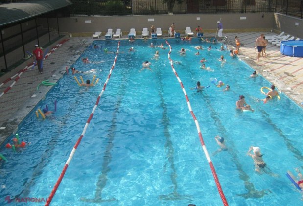 Vara, la piscină!