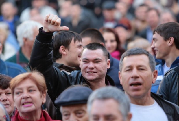 FOTO // Fețe DUBIOASE la protestele comuniștilor