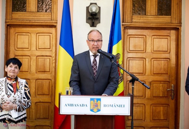 VIDEO // Distincția „Centenarul Marii Uniri”, oferită de către România unui grup de personalități din R. Moldova, printre care lui Alexandru Bantoș, Nicolae Botgros și Vitalie Ciobanu, de Ziua Limbii Române