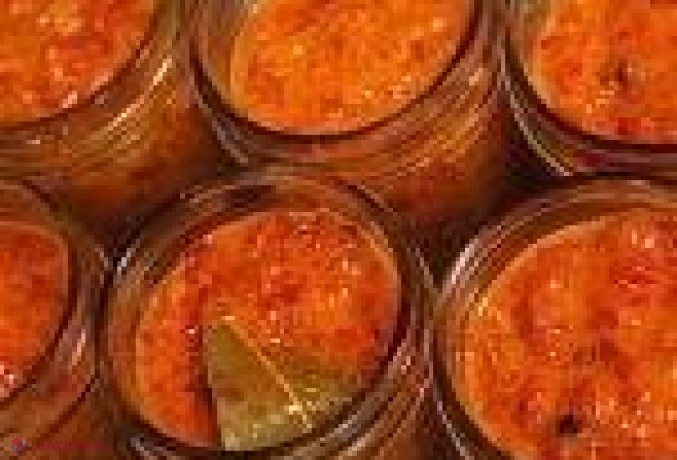 REŢETĂ // Secretul ca să faci CEA MAI BUNĂ ZACUSCĂ! Un ingredient banal îi poate schimba gustul